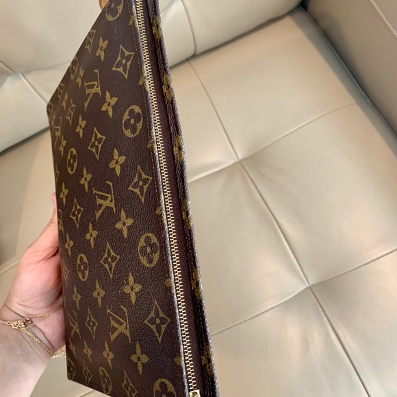Louis Vuitton vintage Toiletry pouch 26 - Picture 5 of 14